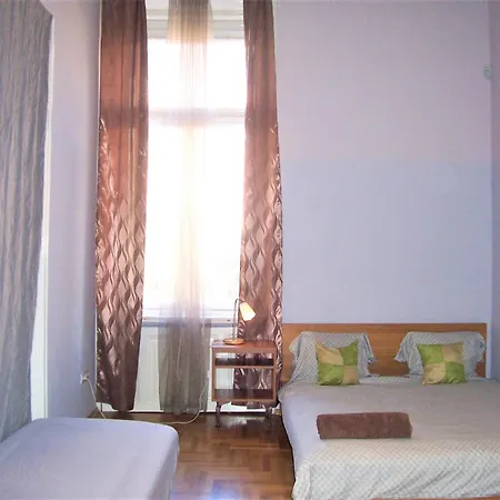 T & E Apartment *